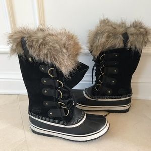 New SOREL Joan of Arctic Boots Black w Fur Trim 8